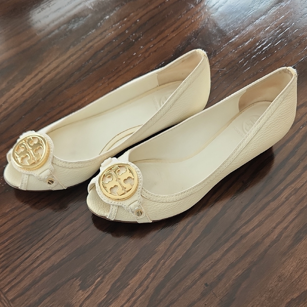 Tory Burch Cream Flats with Gold Emblem
